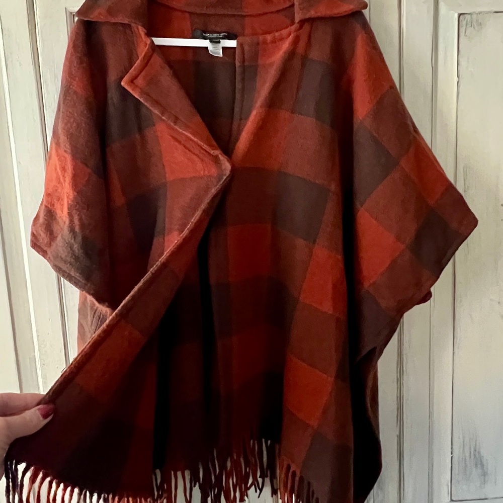 🟤MARC NEW YORK Oversized Plaid Fringe Poncho in Brick Red/Charcoal ONE SIZE - Picture 3 of 7